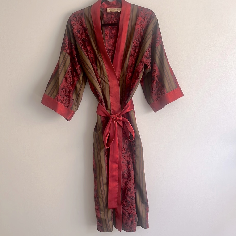 Vintage Victoria’s Secret robe